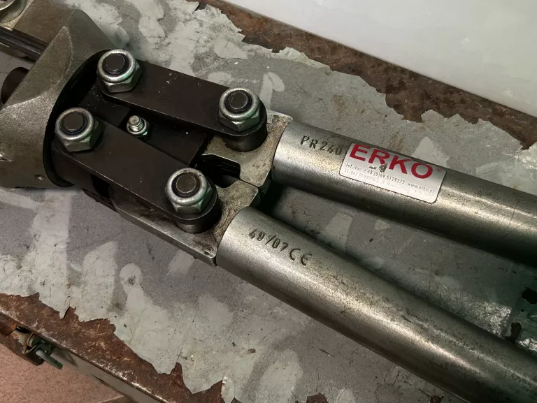 ZACISKARKA RĘCZNA ERKO PR240