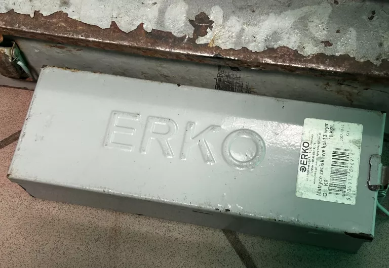 ZACISKARKA RĘCZNA ERKO PR240