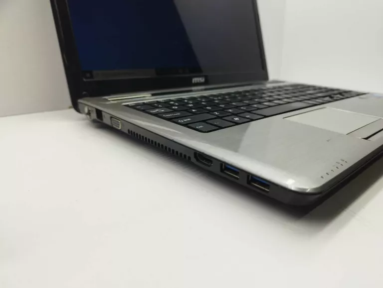 LAPTOP MSI MS-16Y1