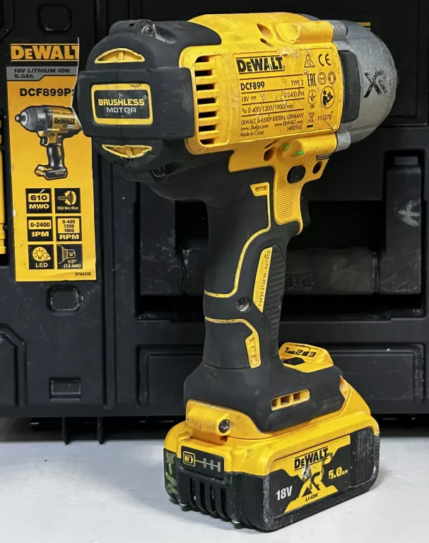 KLUCZ UDAROWY DEWALT DCF899, DWIE BATERIE, ŁADOWARKA, WALIZKA TSTAK