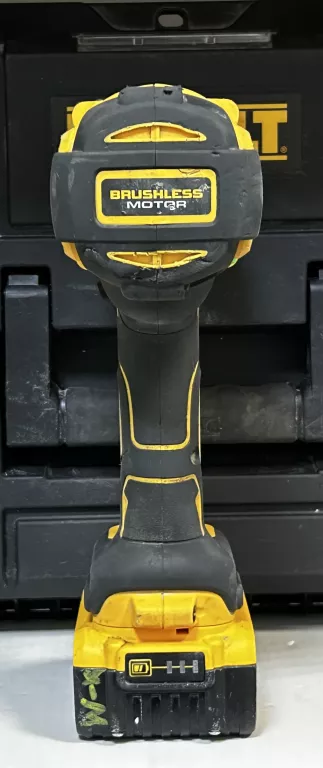 KLUCZ UDAROWY DEWALT DCF899, DWIE BATERIE, ŁADOWARKA, WALIZKA TSTAK