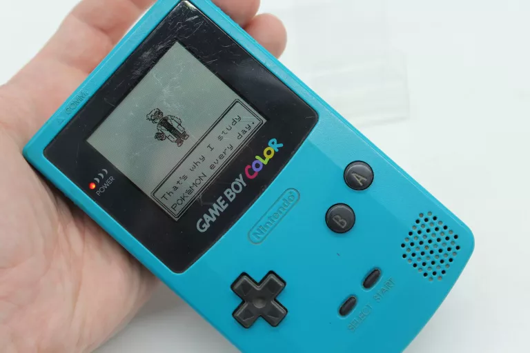 KONSOLA NINTENDO GAME BOY COLOR + GRA POKEMON SILVER