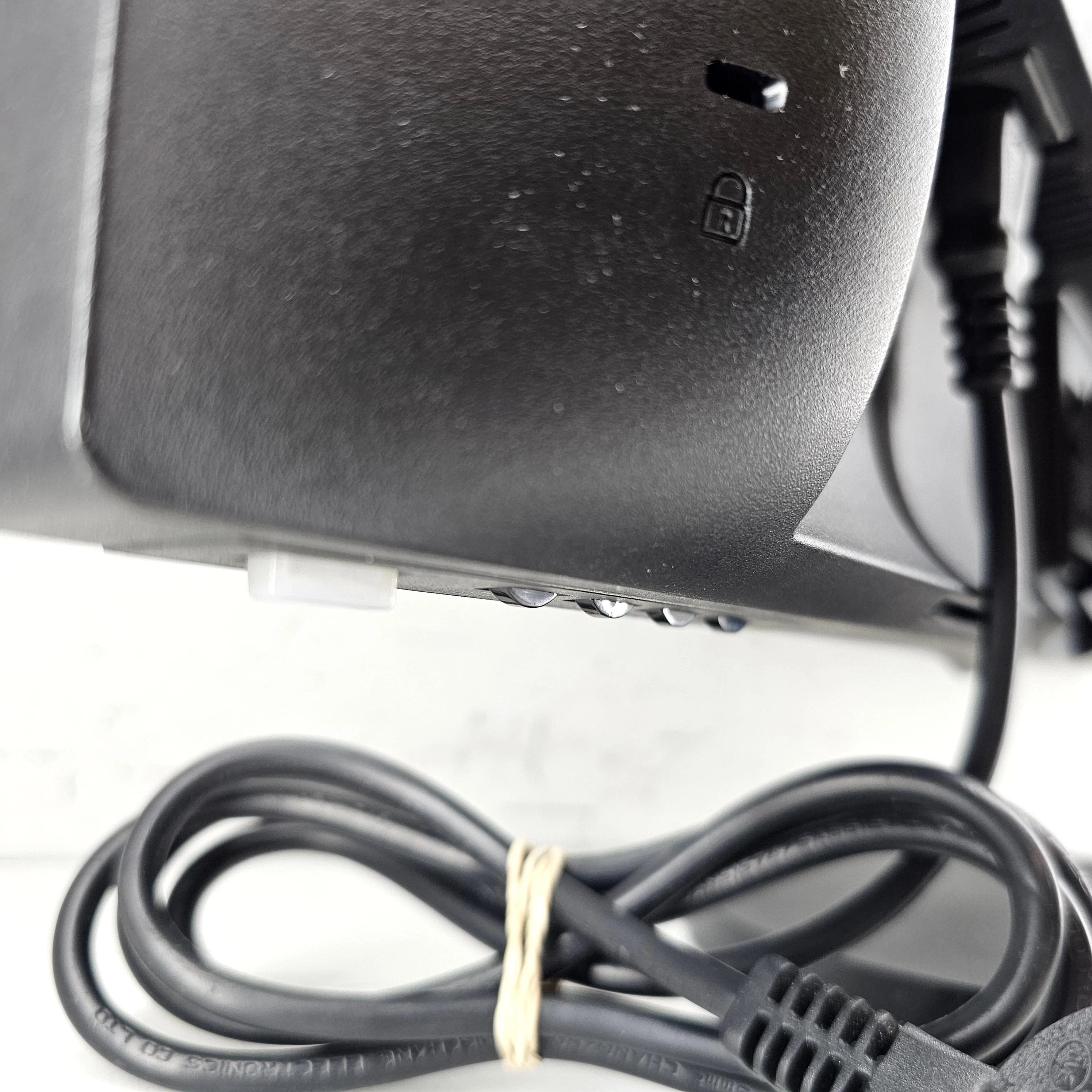 monitor-philips-240v5q-rodzaj-podswietlania-lcd