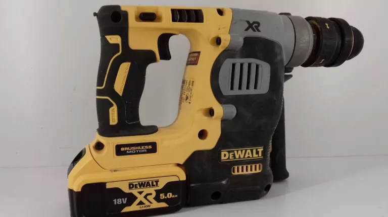 MŁOTOWIERTARKA DEWALT DCH274