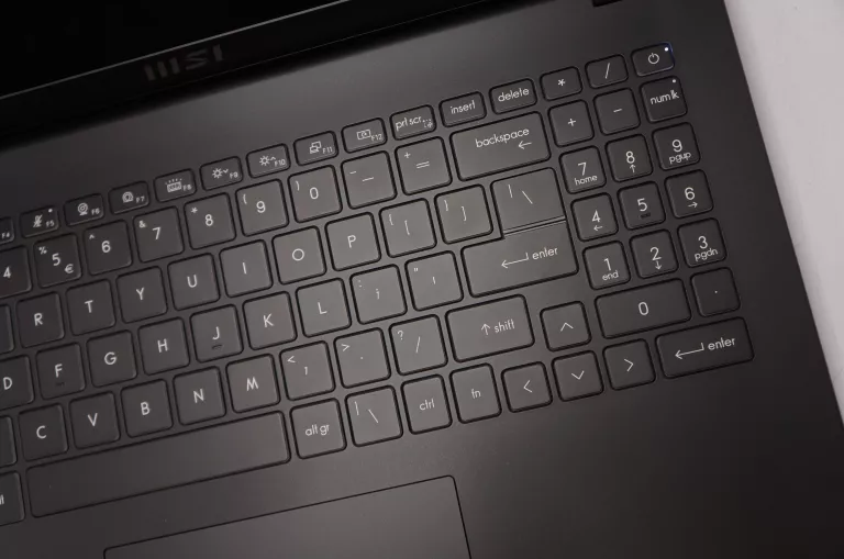 LAPTOP MSI MODERN 15 B11M-060PL