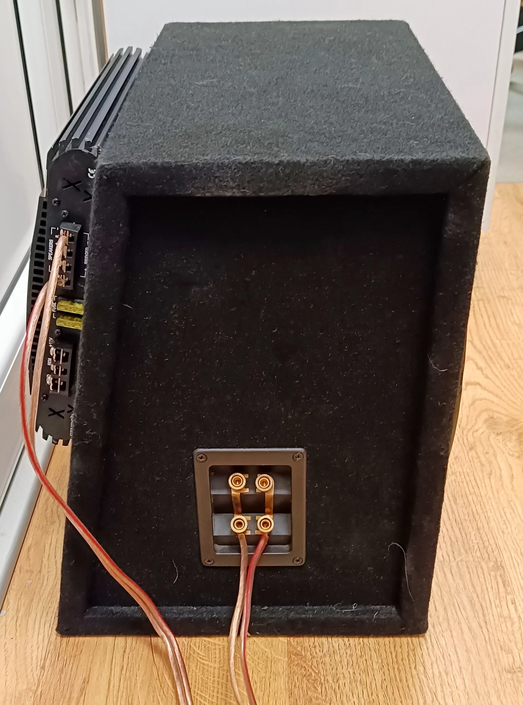 car-audio-wzmacniacz-crunch-blackmaxx-subwoofer-hertz-model-mxb-2200