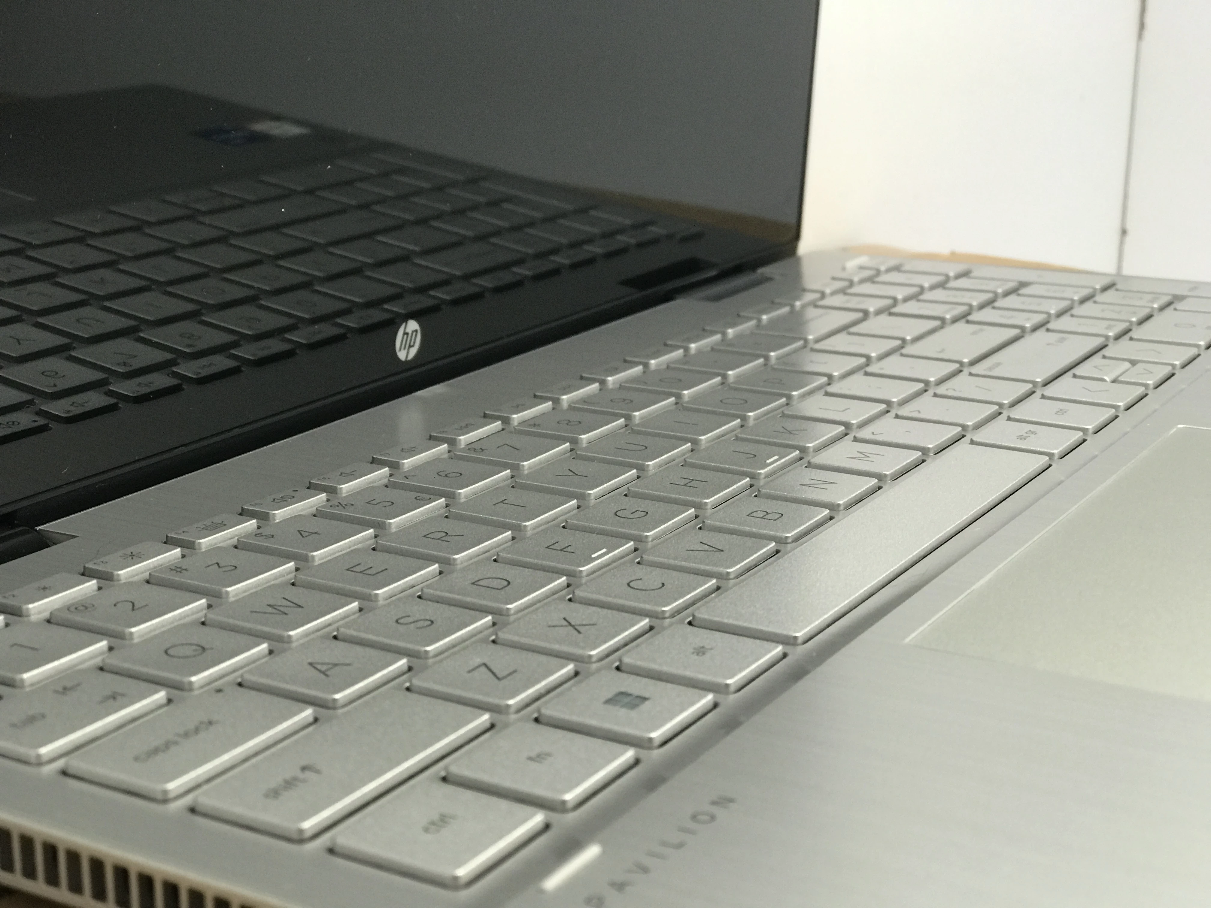 laptop-hp-pavilion-x360-15-er1420nw-8gb512-gb-ssdi5-win-11home-przekatna-ekranu-1560