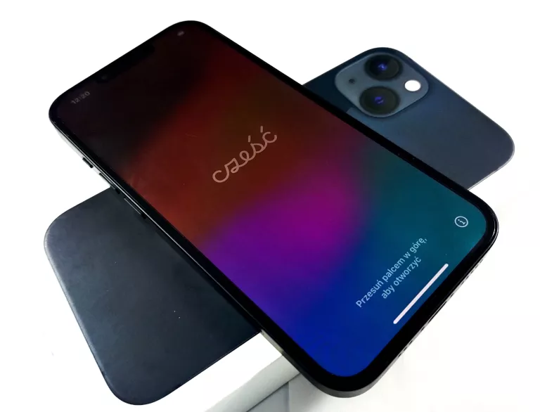 SMARTFON APPLE IPHONE 13 4 GB / 128 GB 5G CZARNY