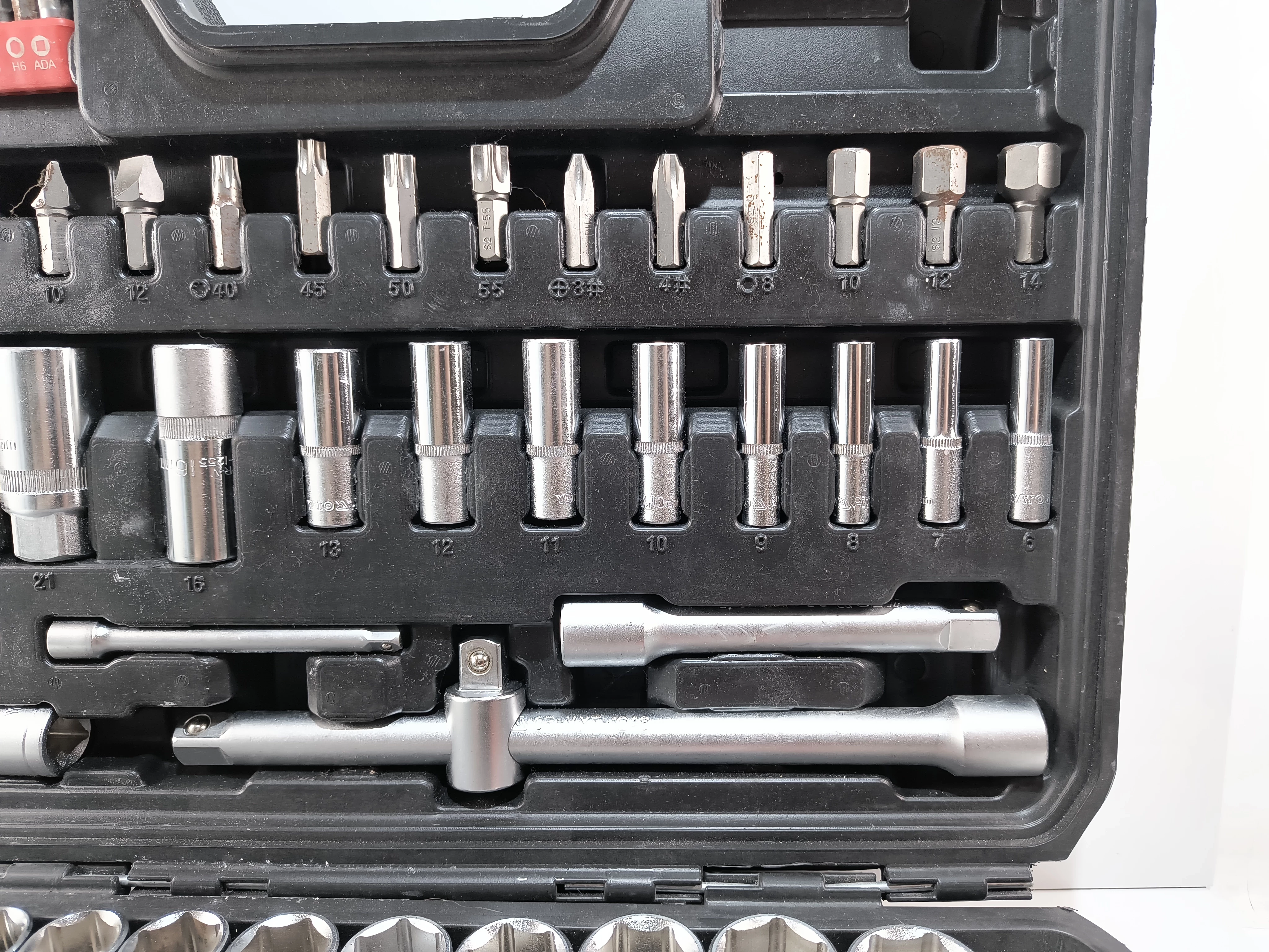 zestaw-narzedzi-yato-yt-12685-100-el-pasieka-36-a-poznan-ska-x