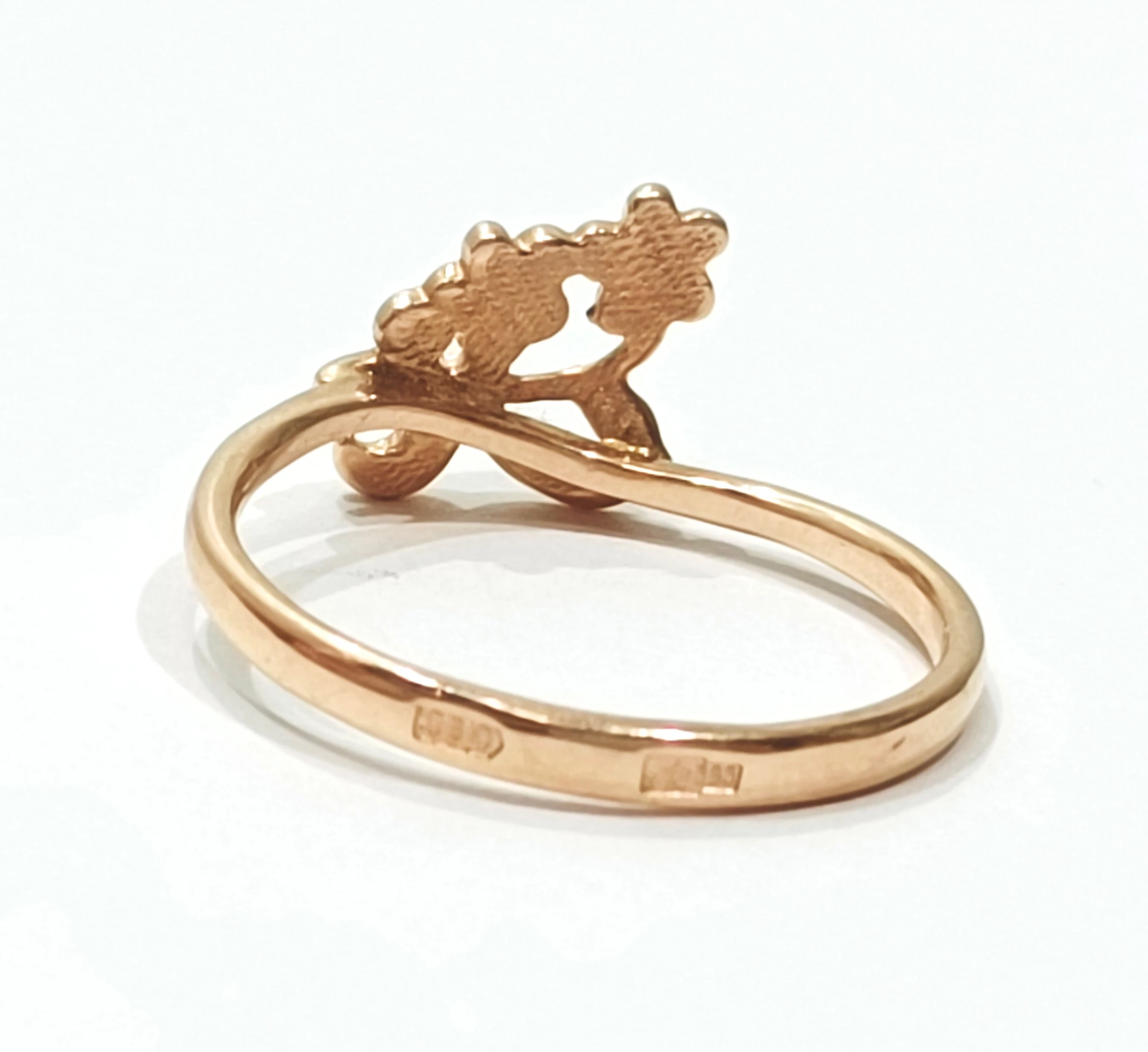 zloty-pierscionek-585-215g-kamien-bez-kamienia