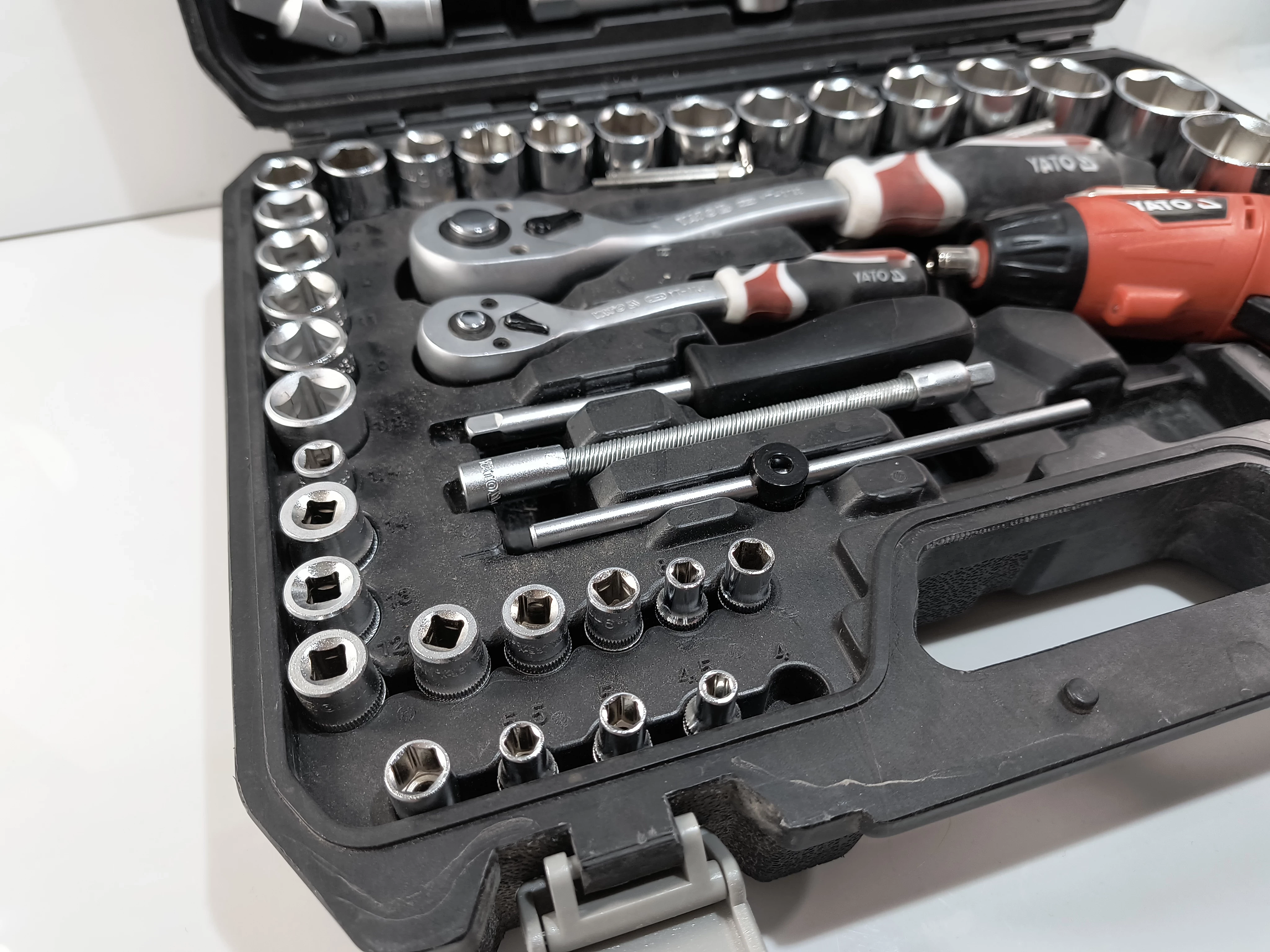 zestaw-narzedzi-yato-yt-12685-100-el-kod-producenta-yt-12685