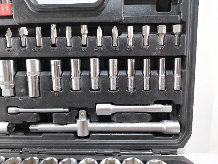 zestaw-narzedzi-yato-yt-12685-100-el-pasieka-36-a-poznan-ska-x