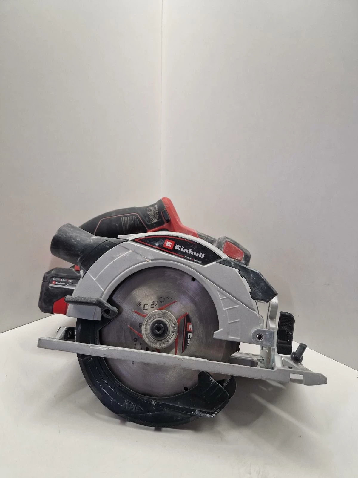 pilarka-tarczowa-einhell-te-cs-18165-1-lii-z-akumulatorem-i-ladowarka-stan-uzywany