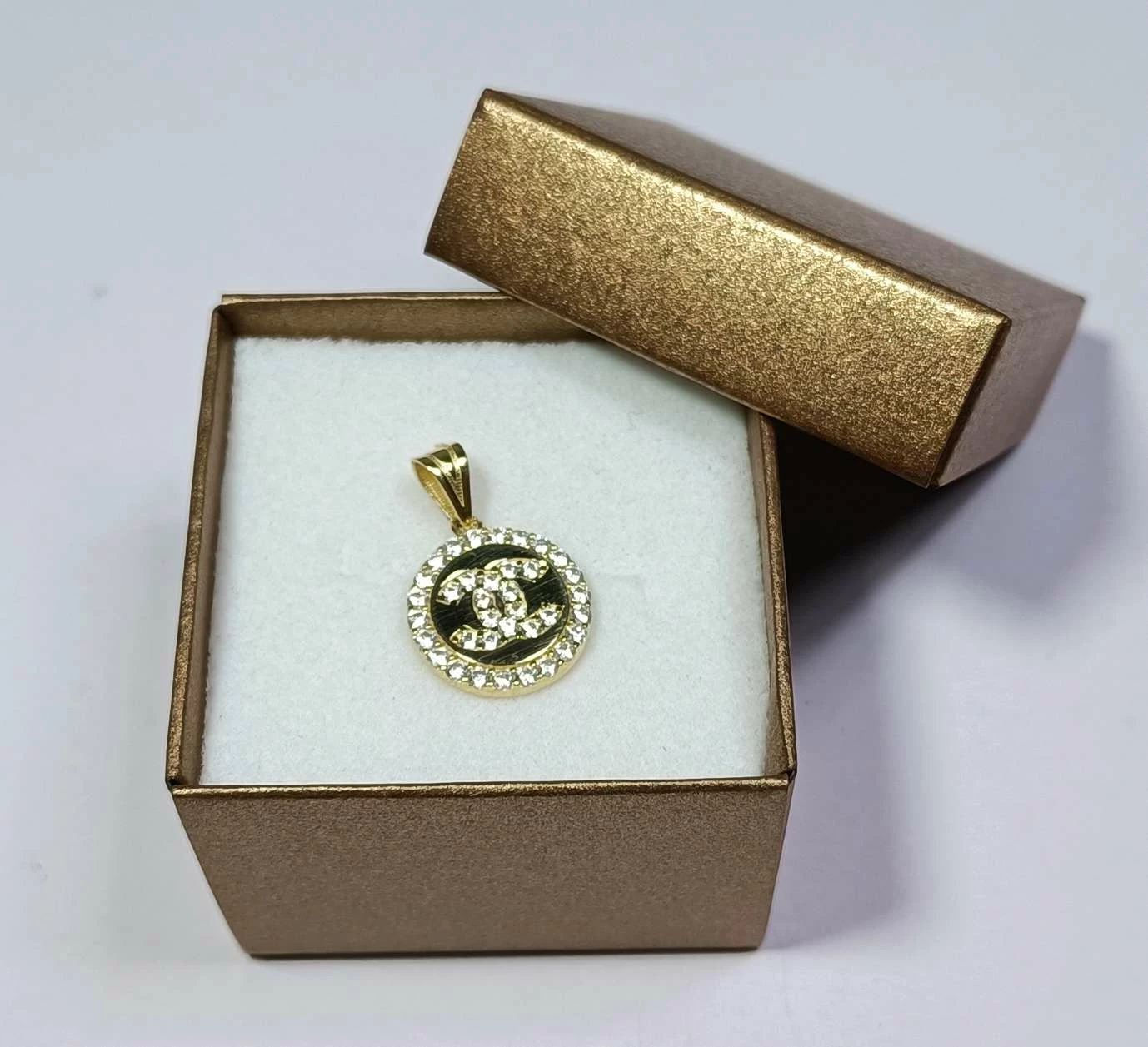 piekna-okragla-zawieszka-cyrkonie-p585-178g-15-cm-rynek-38-paczkow-adben