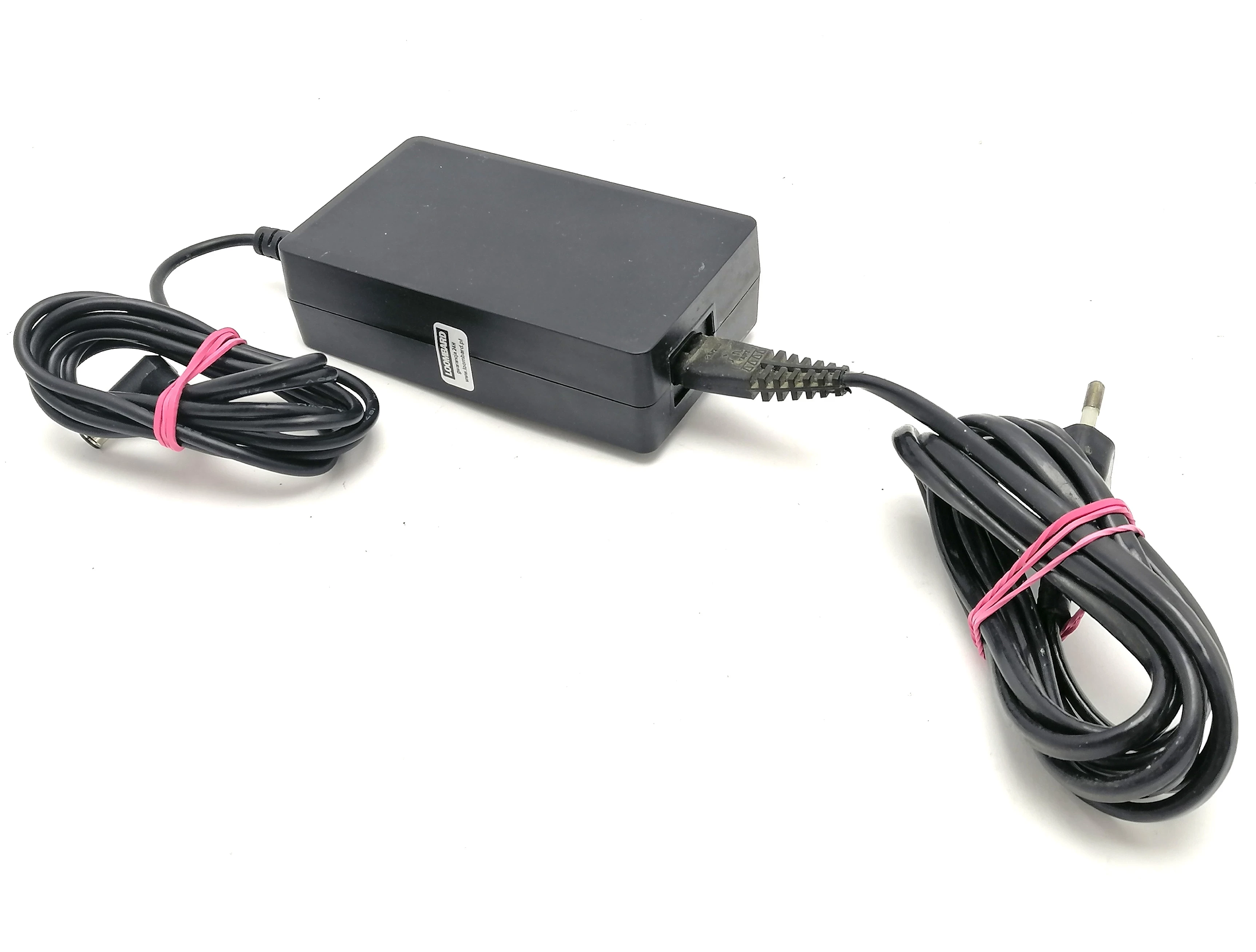 monitor-samsung-s27d590cs-przekatna-ekranu-cale-27