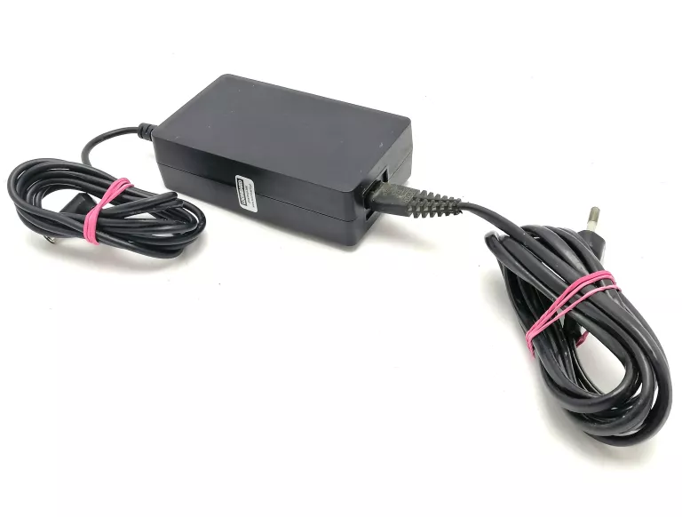 monitor-samsung-s27d590cs-przekatna-ekranu-cale-27