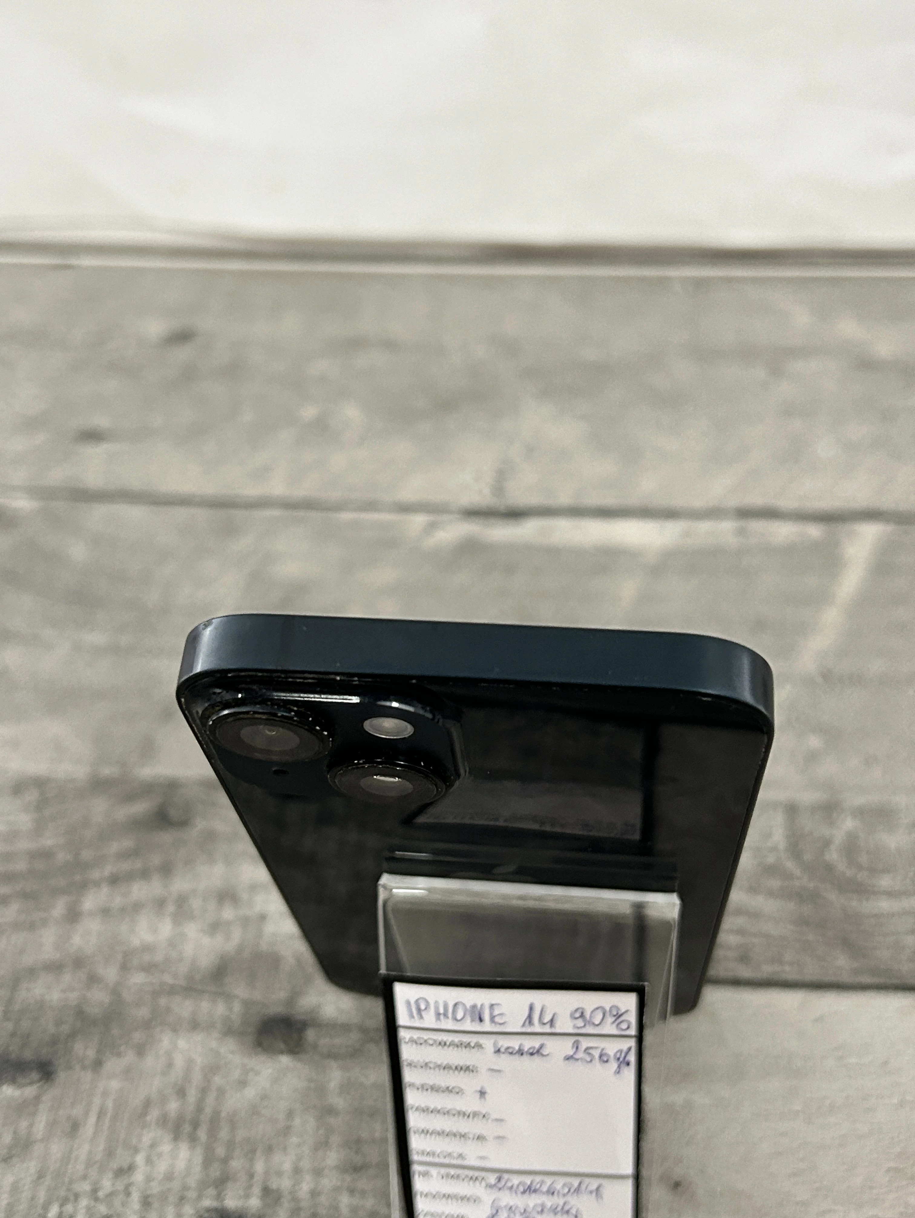 telefon-iphone-14-przekatna-ekranu-610