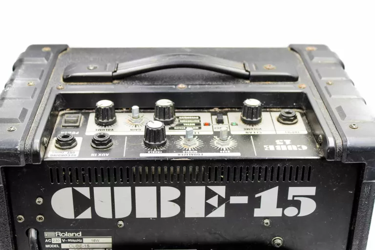 WZMACNIACZ AKUSTYCZNY ROLAND CUBE 15