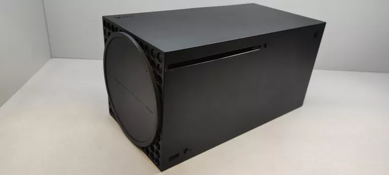 KONSOLA XBOX SERIES X 1TB