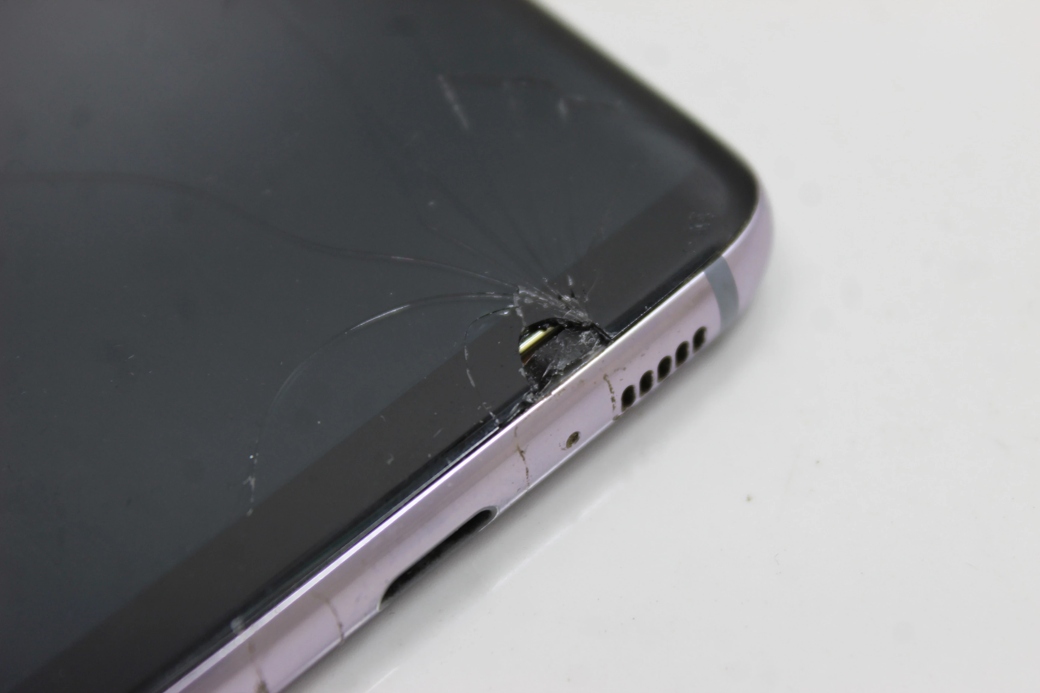 telefon-smartfon-samsung-galaxy-s8-uszkodzony-wyswietlacz-wbudowana-pamiec-64-gb