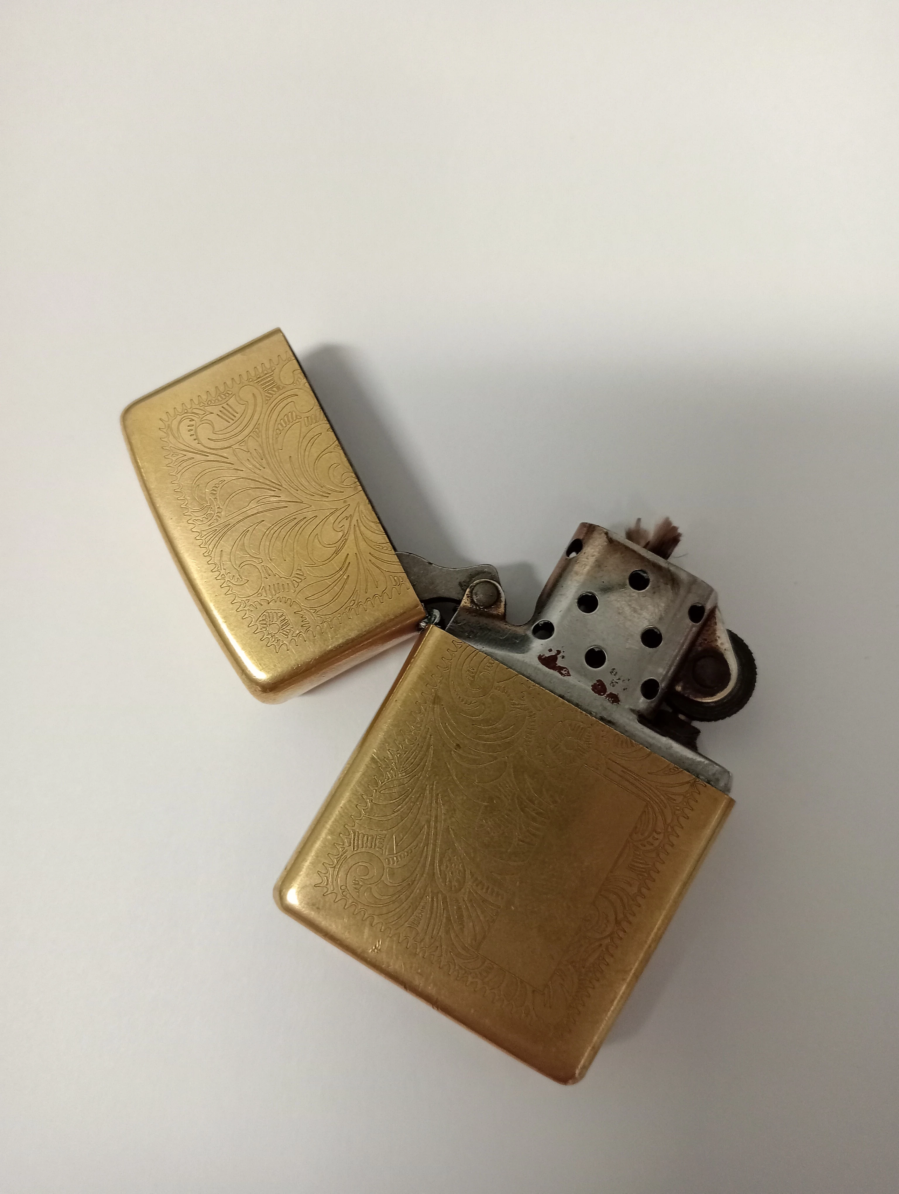 zapalniczka-zippo-zlota-marka-inna-marka