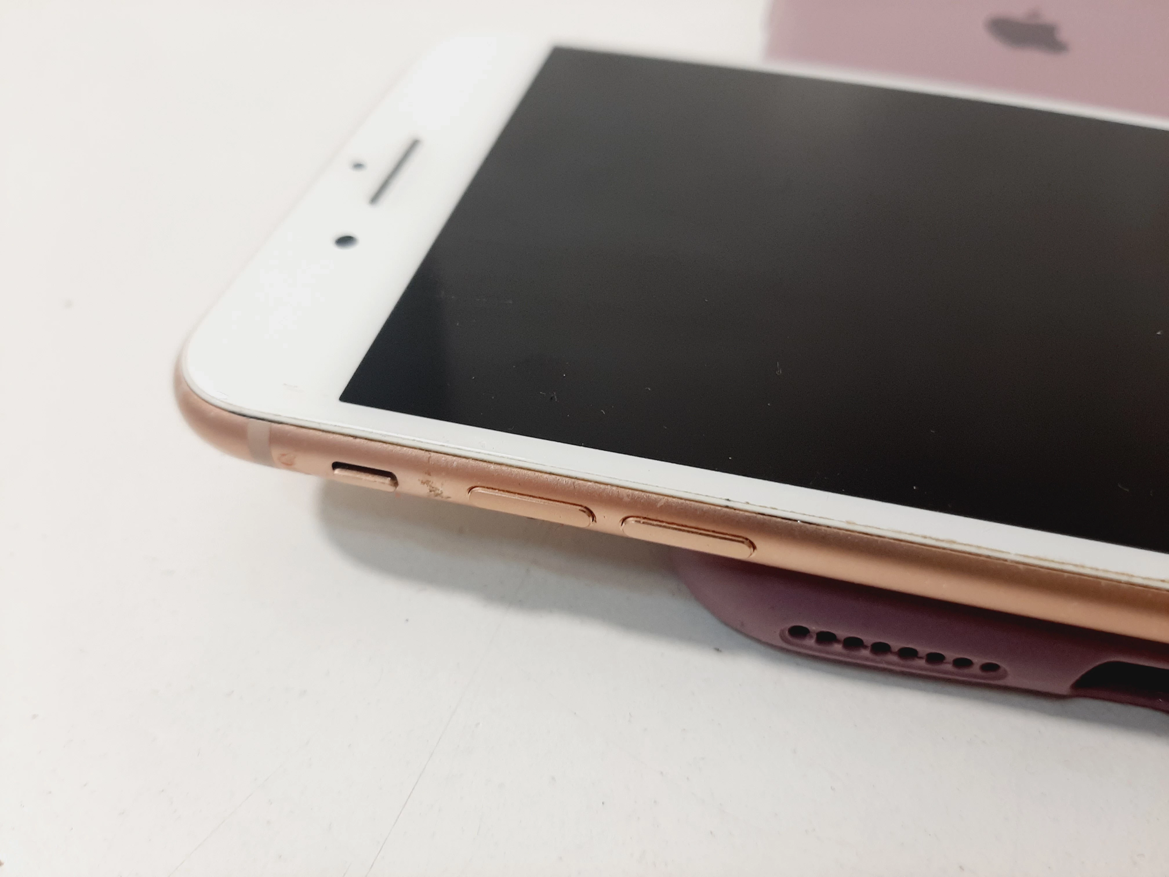 telefon-iphone-8-plus-64-gb-kondycja-80-marka-telefonu-apple