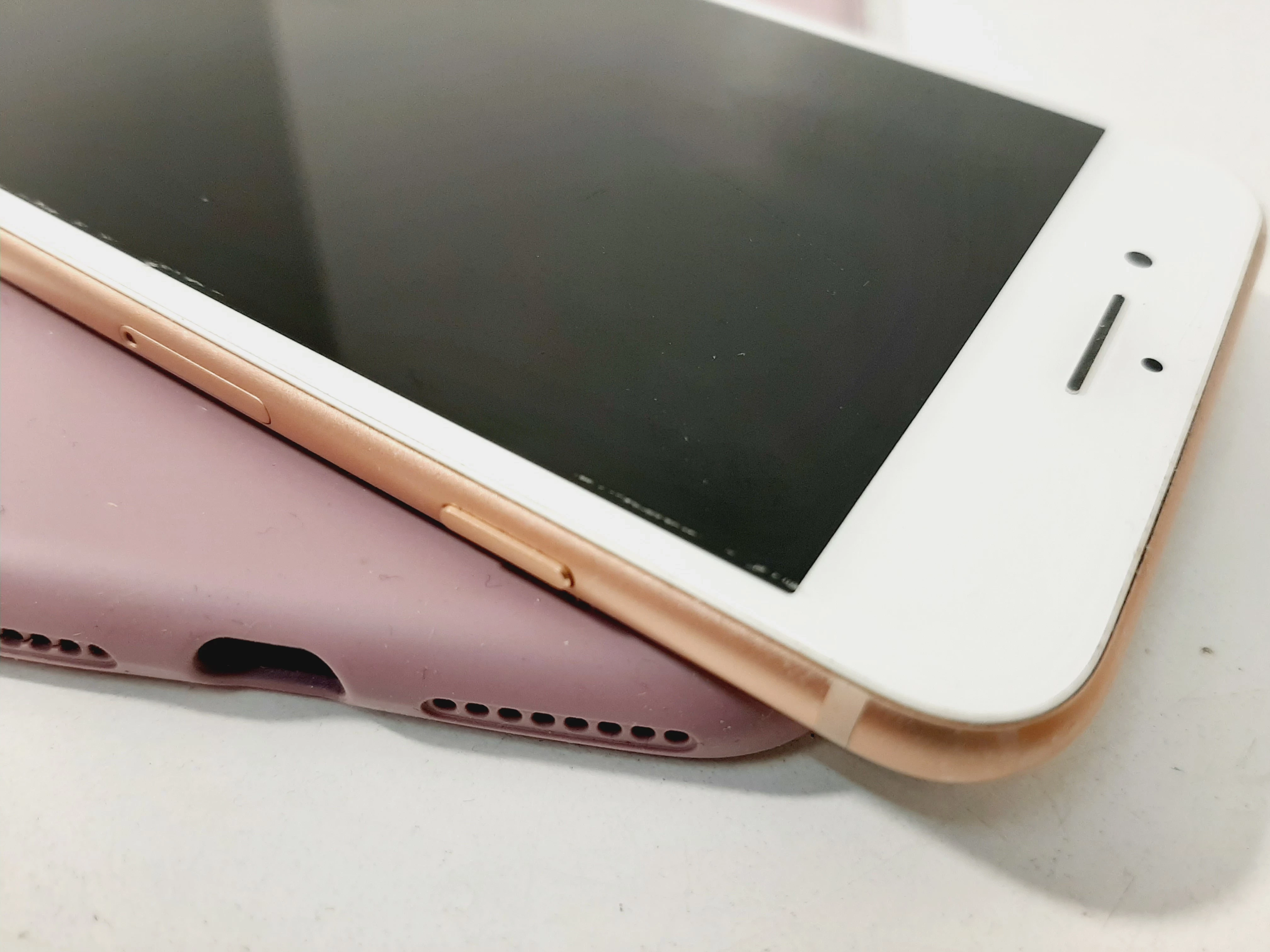 telefon-iphone-8-plus-64-gb-kondycja-80-transmisja-danych-4g-lte