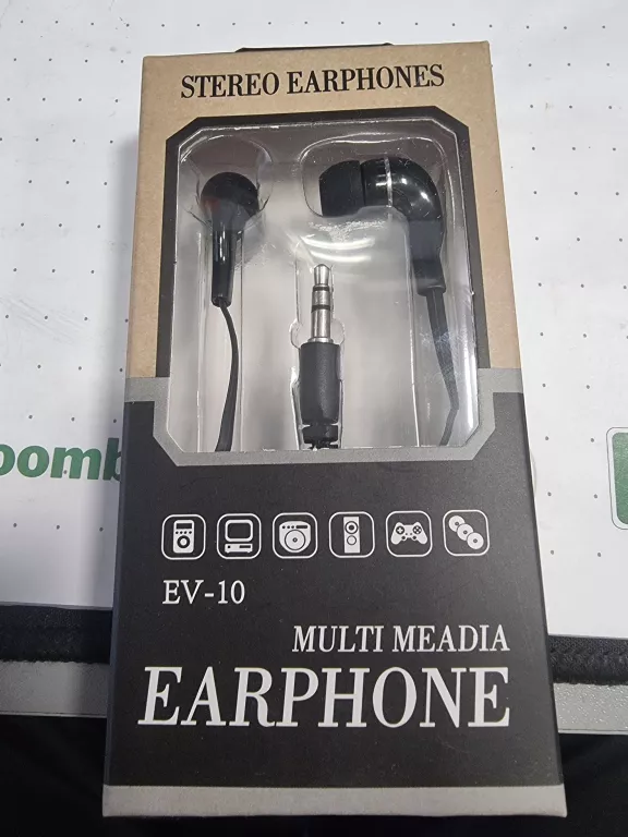 sluchawki-czarne-pulawska-26-warszawa