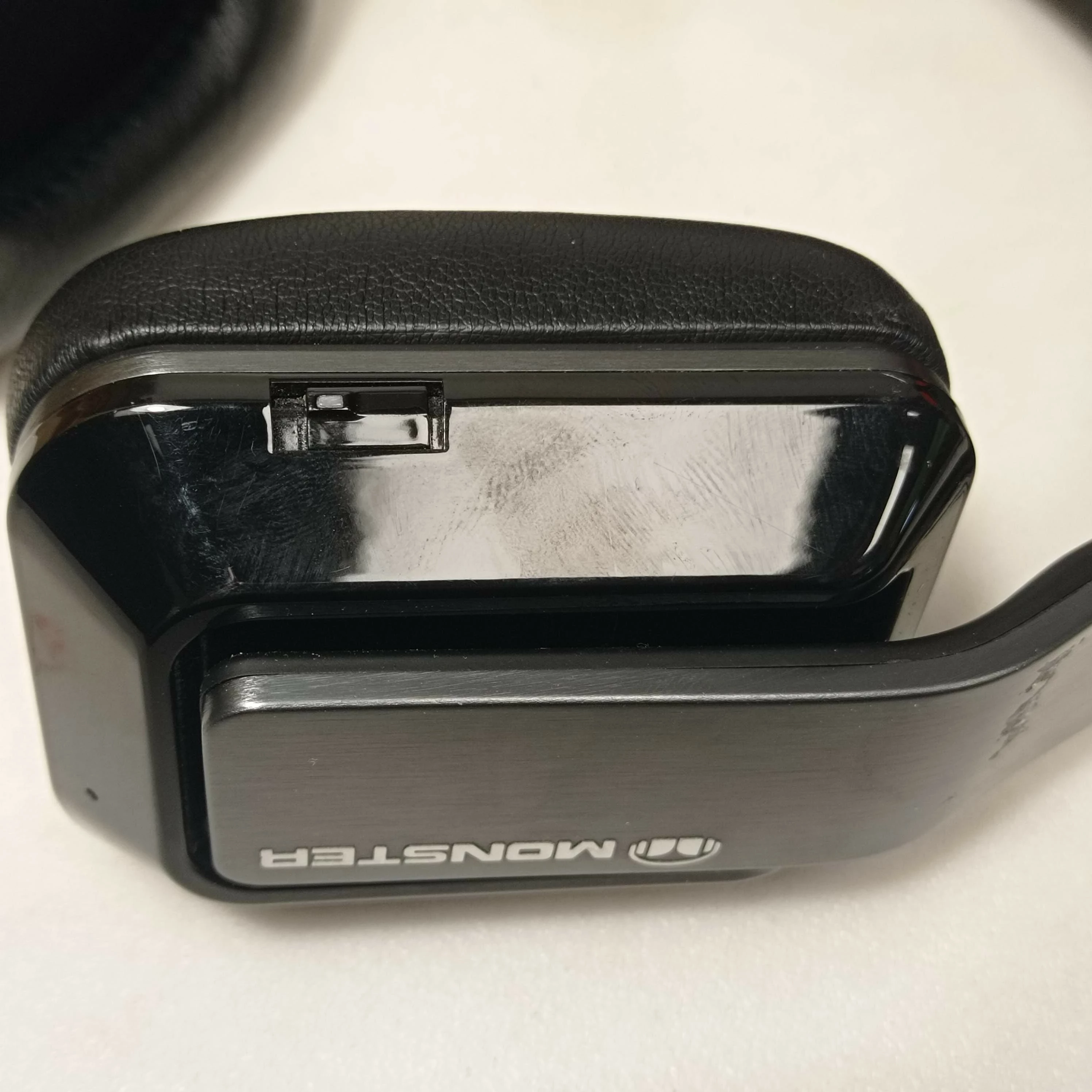 sluchawki-monster-inspiration-transmisja-sygnalu-bluetooth