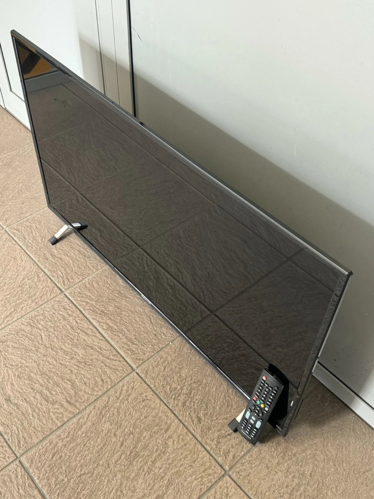 telewizor-led-manta-led94005-40-full-hd-dvb-t2-kod-producenta-led94005