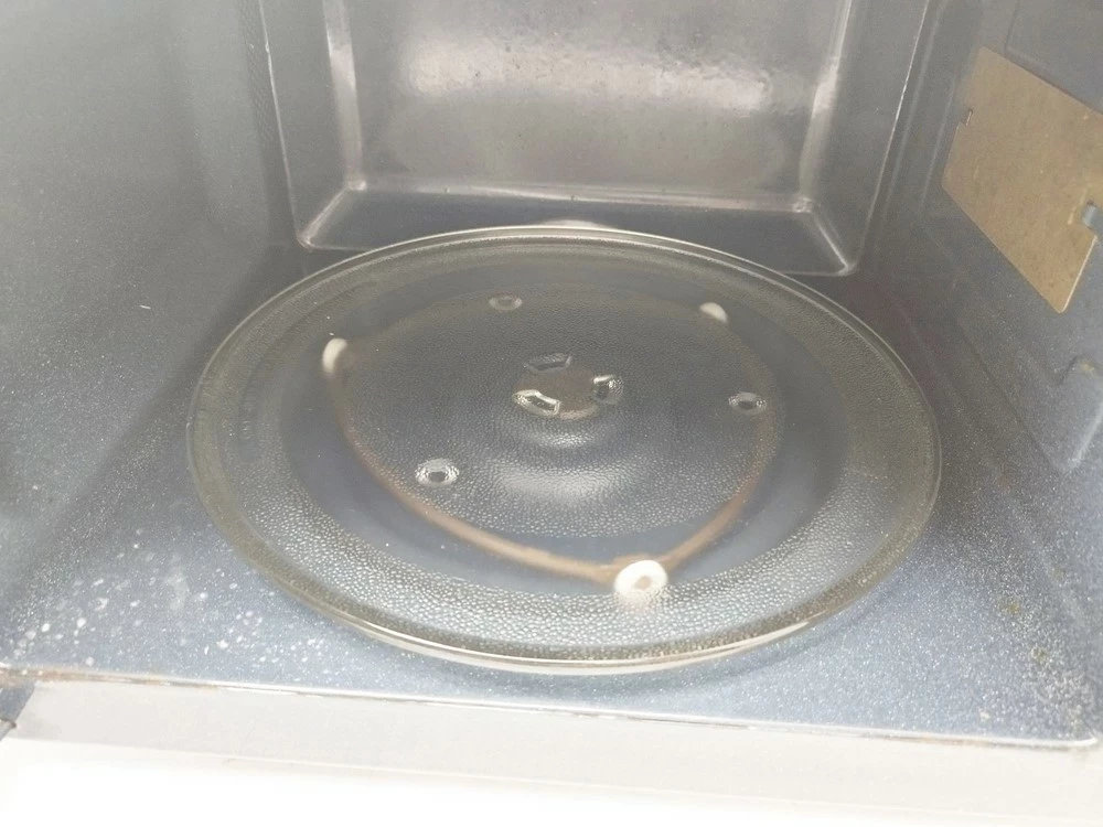 kuchenka-mikrofalowa-samsung-gs89f-s-uszkodzona-kolor-dominujacy-129357-3