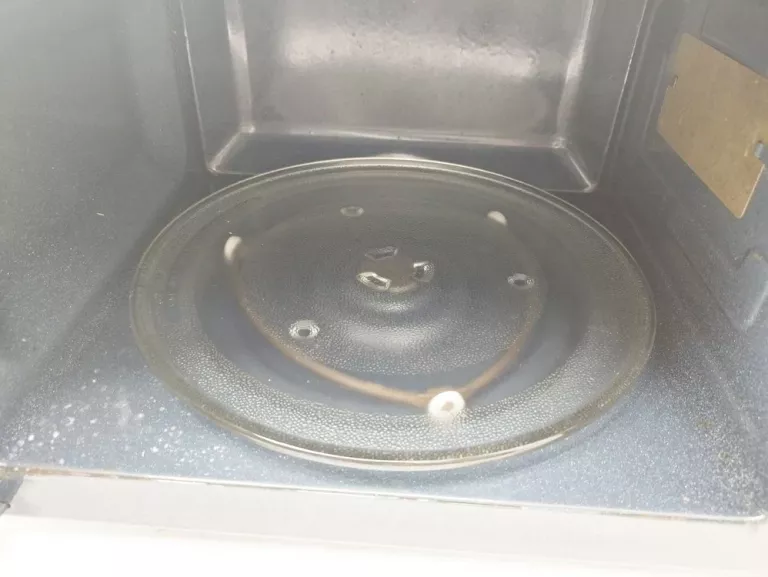 KUCHENKA MIKROFALOWA SAMSUNG GS89F-S USZKODZONA