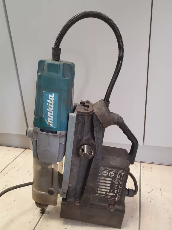 WIERTARKA MAGNETYCZNA MAKITA HB500 Z WALIZKĄ