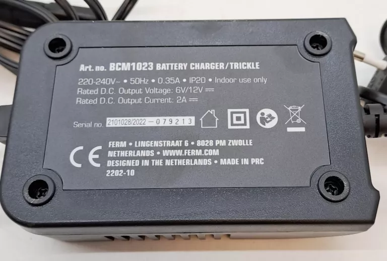 PROSTOWNIK FERM 6V/12V KOMPLET JAK NOWY OPIS
