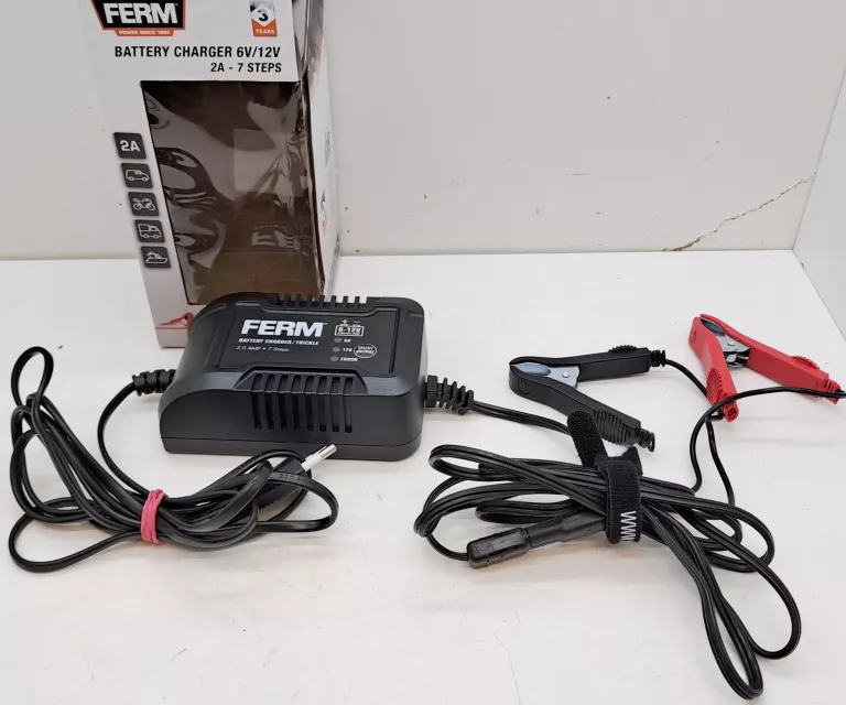 PROSTOWNIK FERM 6V/12V KOMPLET JAK NOWY OPIS