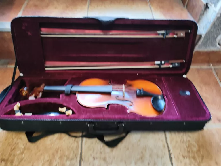 skrzypce-antonius-stradivarius-cremonensis-faciebat-anno-1713-w-etui-stan-uzywany