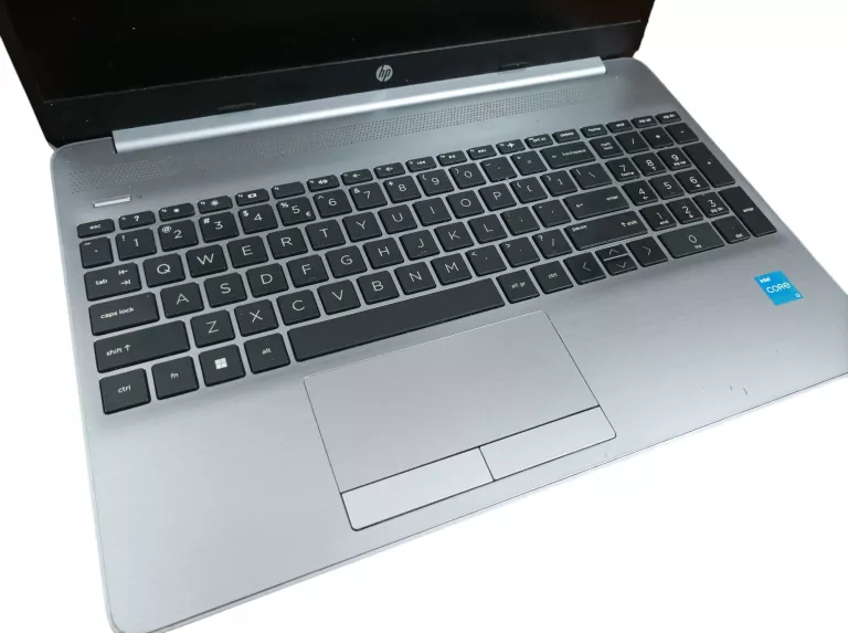 LAPTOP HP 250 G8 - INTEL I3 - 16/256 GB SSD - OPIS