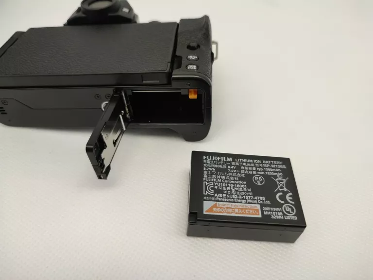 APARAT FUJIFILM X-T200 OBIEKTYW
