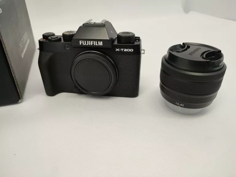 APARAT FUJIFILM X-T200 OBIEKTYW