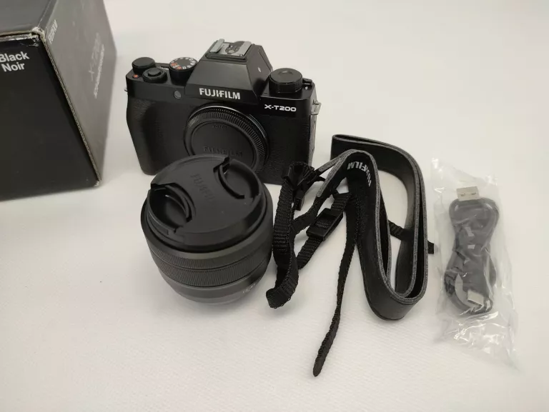 APARAT FUJIFILM X-T200 OBIEKTYW