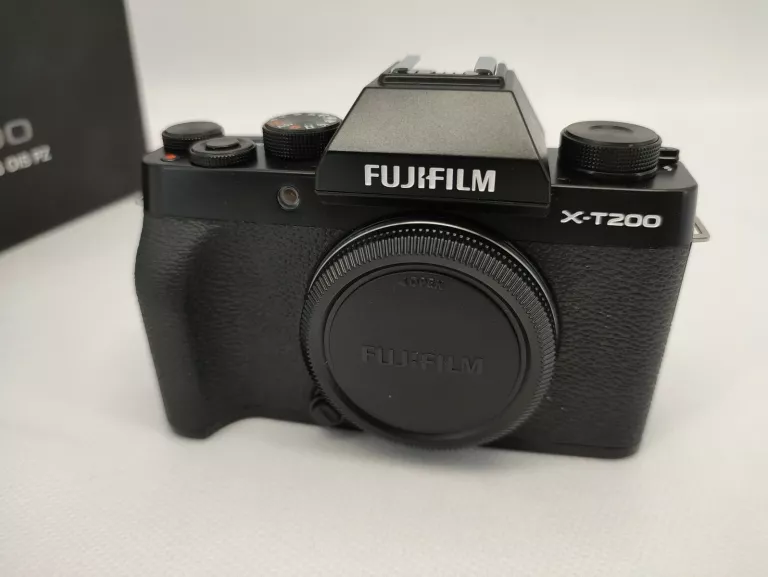 APARAT FUJIFILM X-T200 OBIEKTYW
