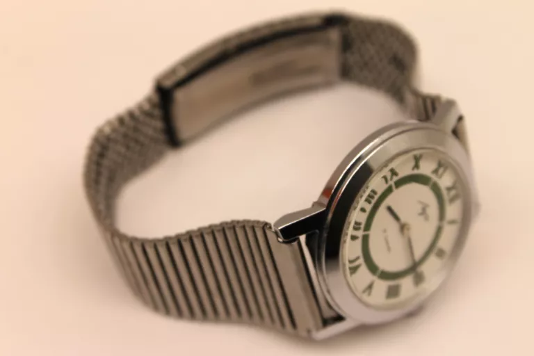 zegarek-mechaniczny-lucz-made-in-bialorus-stan-do-renowacji