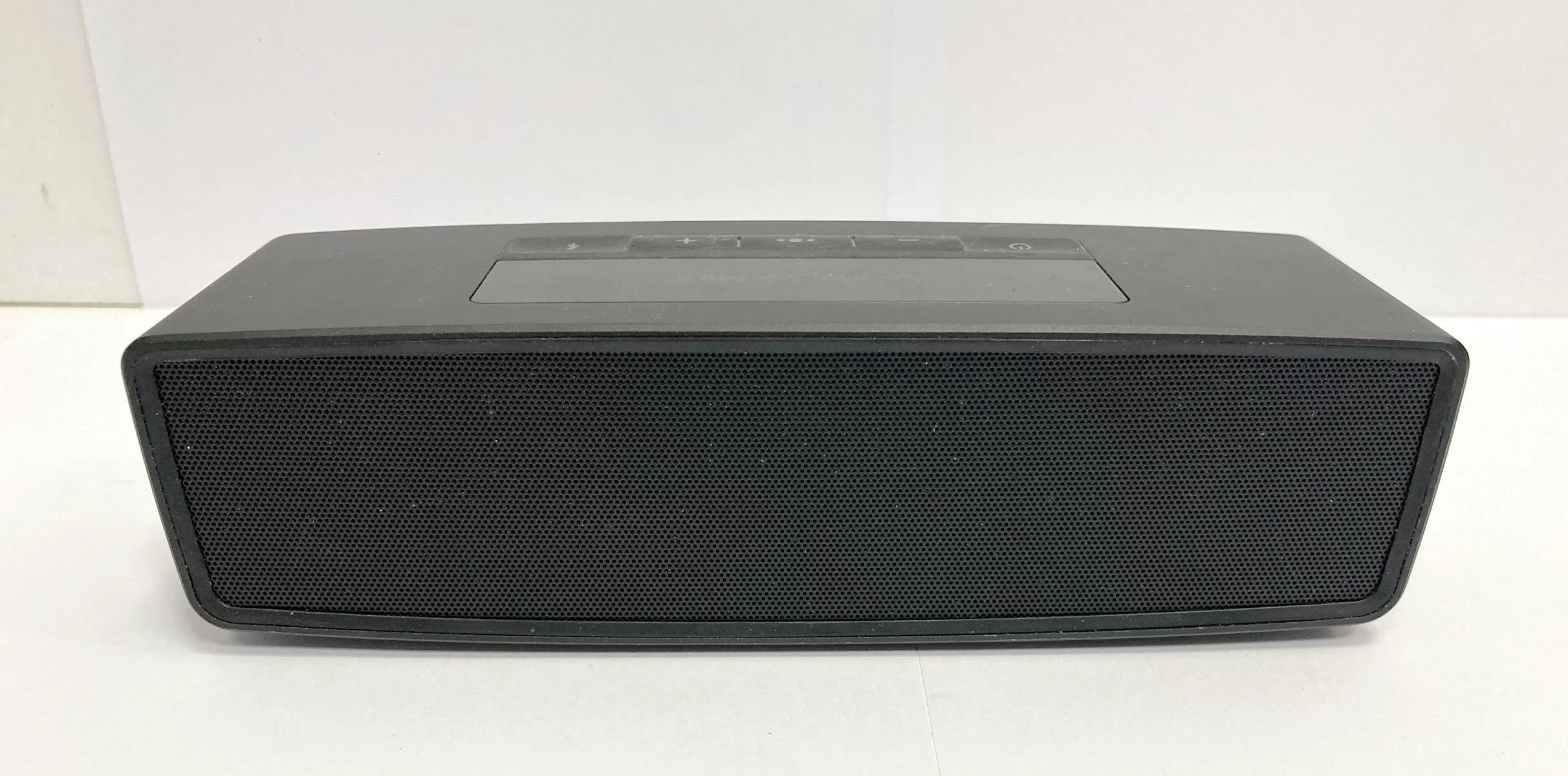 glosnik-bezprzewodowy-bose-soundlink-mini-ii-funkcje-wbudowany-mikrofon