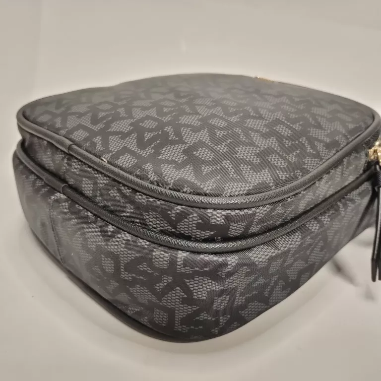 SASZETKA DKNY GIGI FLIGHT BAG R22EJM65 OKAZJA Z METKĄ