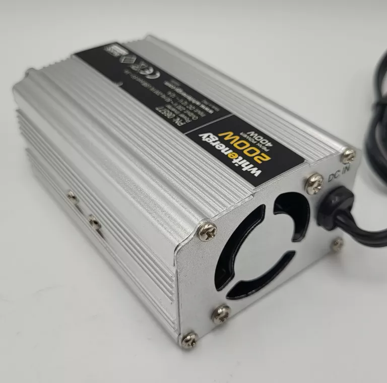 PRZETWORNICA SAMOCHODOWA 24V 200W WHITENERGY 06578 INWERTER