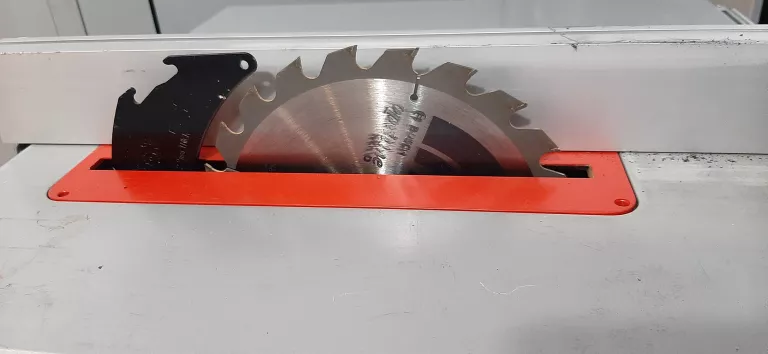 pilarka-stolowa-bosch-gts-635-216-ladny-stan-srednica-otworu-pily-30