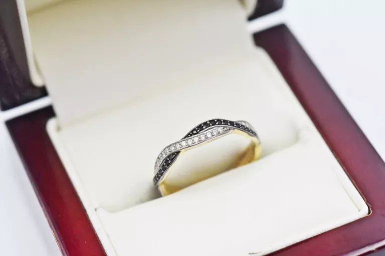 wyjatkowy-zloty-pierscionek-z-cyrkoniami-p333-8k-204g-r16-rodzaj-2205-16