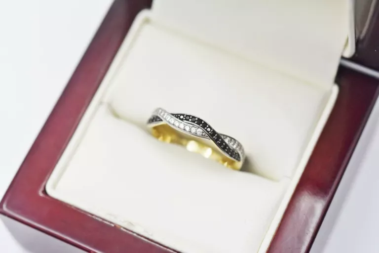 wyjatkowy-zloty-pierscionek-z-cyrkoniami-p333-8k-204g-r16-stan-11323-2