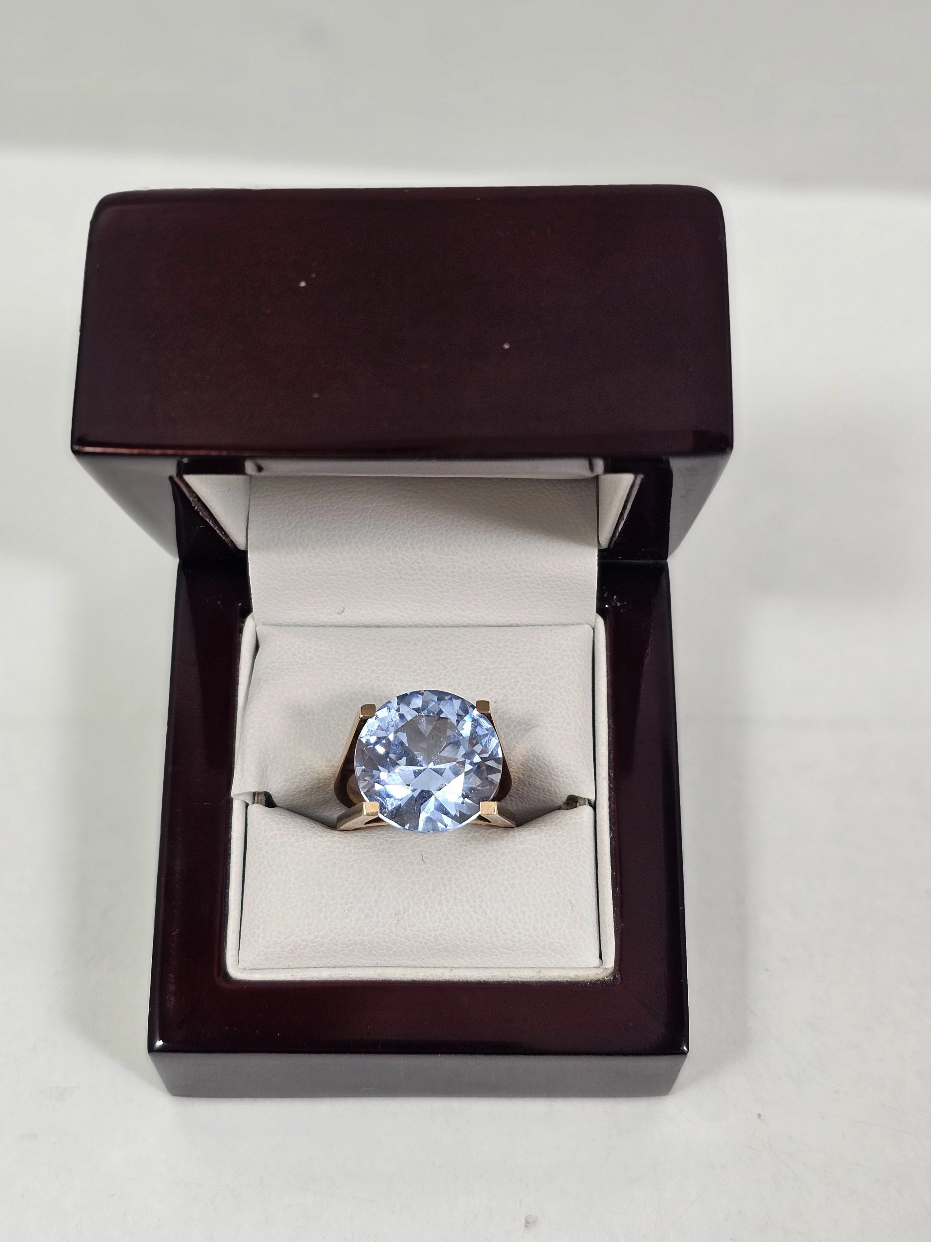 piekny-zloty-pierscionek-z-topazem585925g15r-kamien-blekitny-topaz