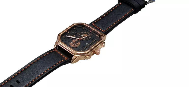 zegarek-meski-kwadratowy-stan-powystawowy